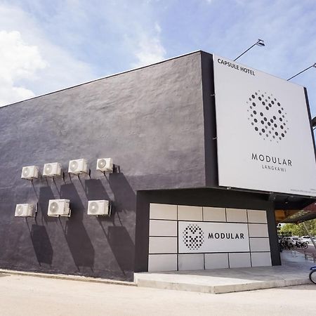 Oyo 89635 Modular Langkawi Capsule Hotel Padang Mat Sirat Buitenkant foto