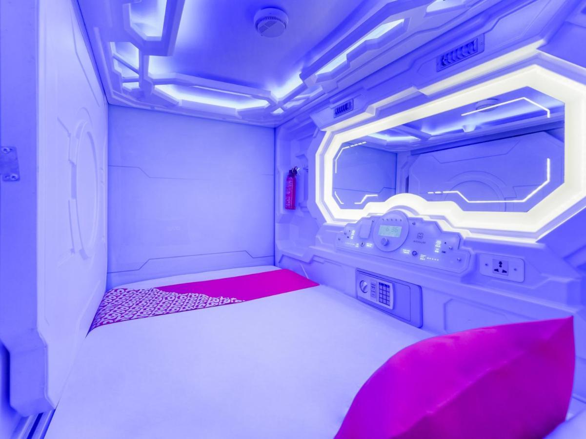 Oyo 89635 Modular Langkawi Capsule Hotel Padang Mat Sirat Buitenkant foto