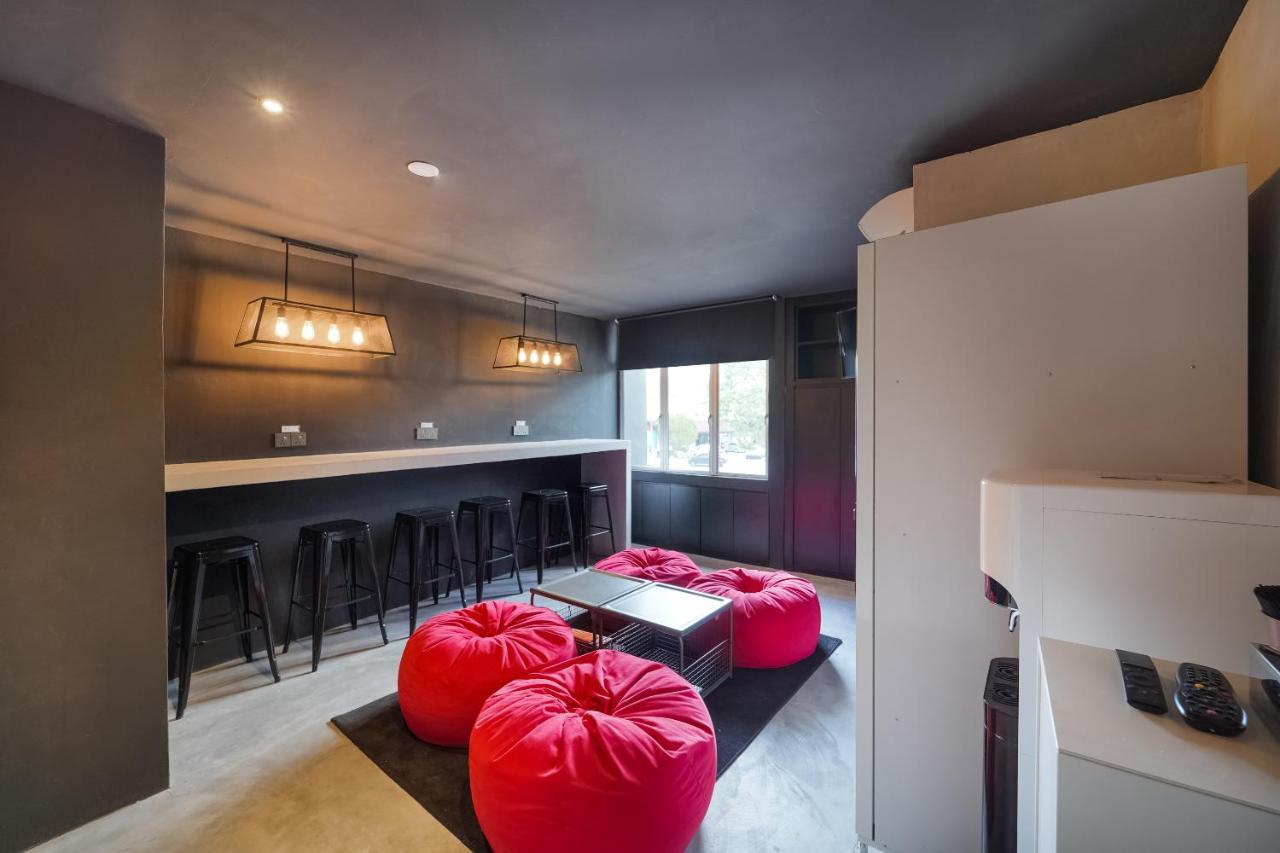 Oyo 89635 Modular Langkawi Capsule Hotel Padang Mat Sirat Buitenkant foto