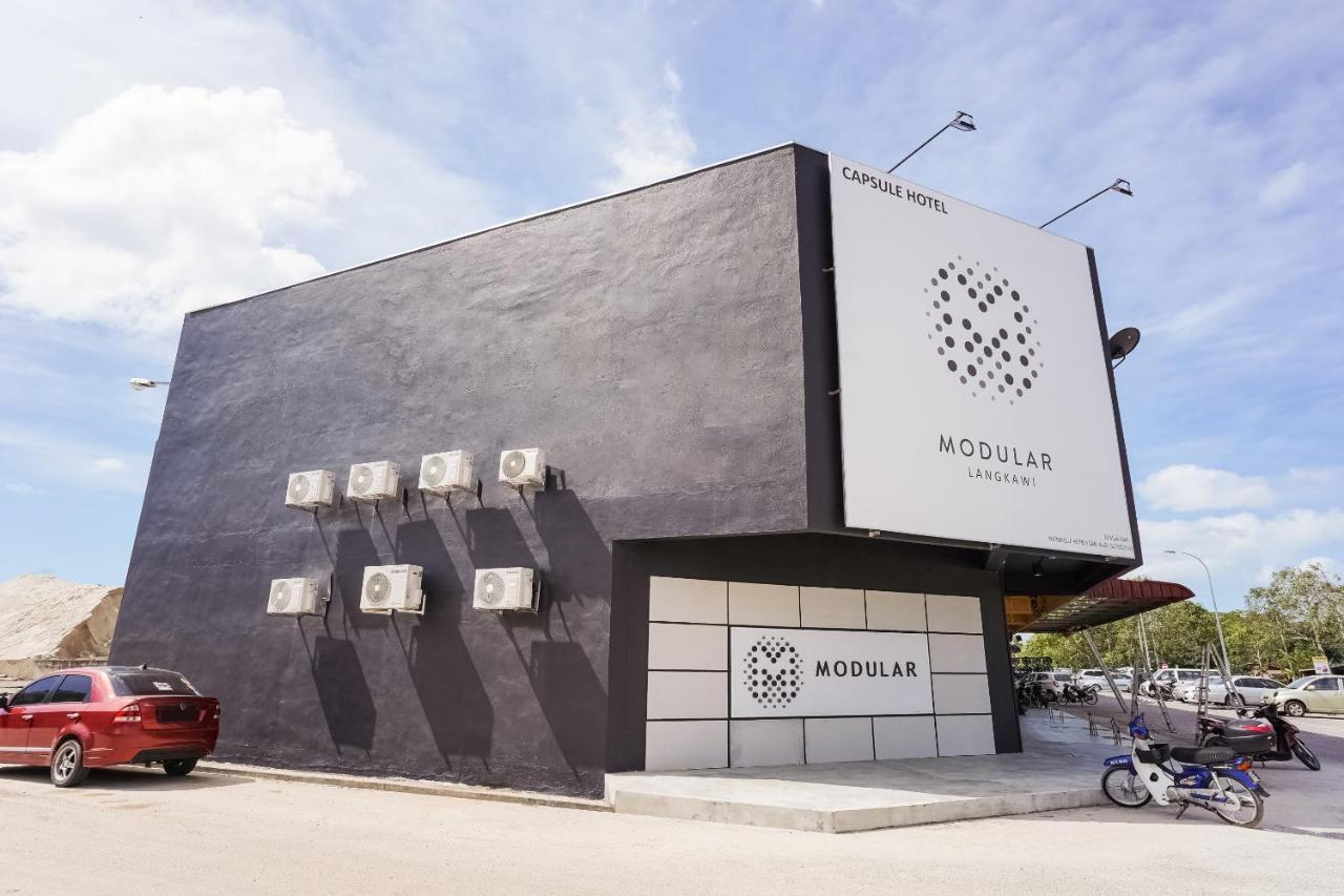 Oyo 89635 Modular Langkawi Capsule Hotel Padang Mat Sirat Buitenkant foto