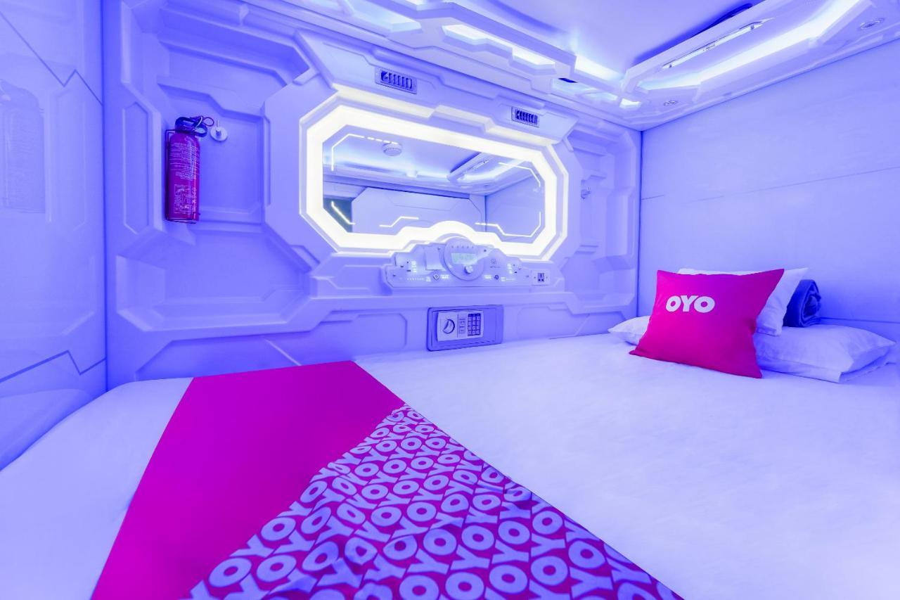 Oyo 89635 Modular Langkawi Capsule Hotel Padang Mat Sirat Buitenkant foto