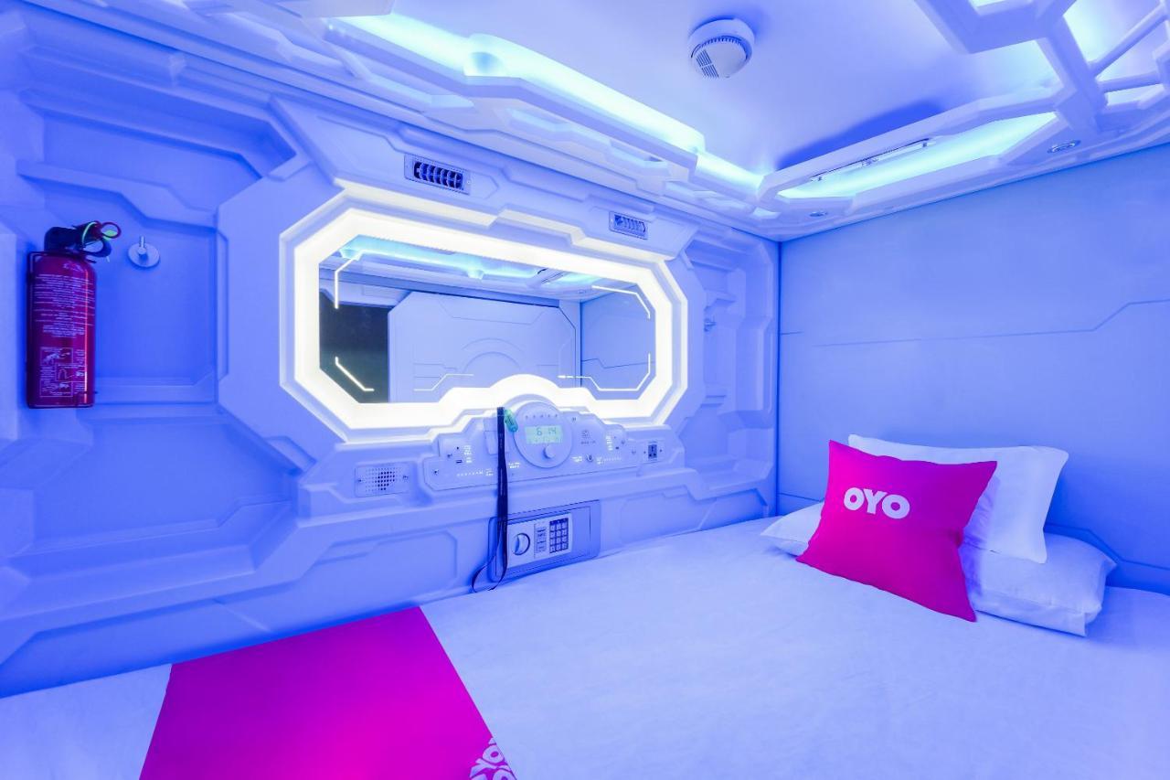 Oyo 89635 Modular Langkawi Capsule Hotel Padang Mat Sirat Buitenkant foto