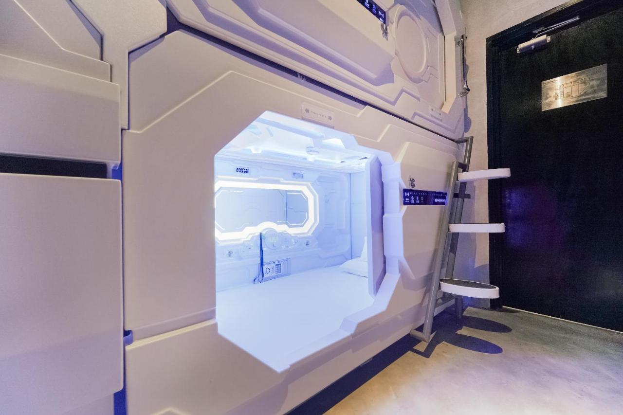 Oyo 89635 Modular Langkawi Capsule Hotel Padang Mat Sirat Buitenkant foto